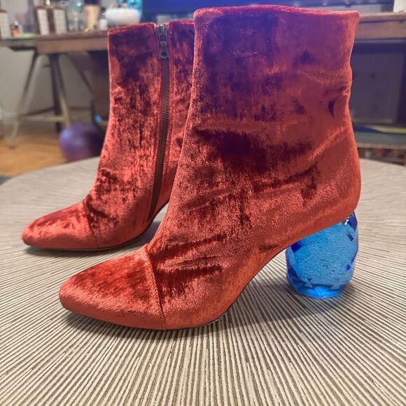 Dries Van Noten Red Velvet Boots with Lucite Heel - Picture 5 of 5
